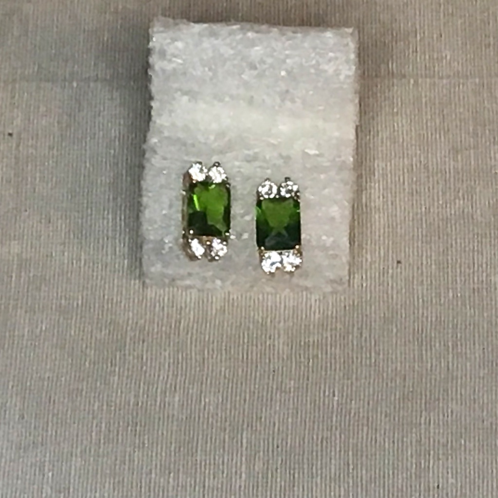 Nwot Beautiful Studs Vintage Gold Tone W Green Crystal Clear Cubic Zirconia 19$
